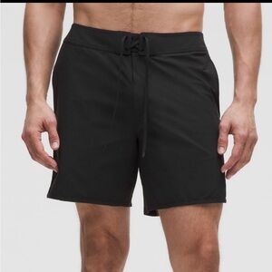NWOT Men’s Lululemon Board short 7”
